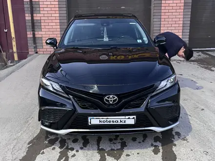 Toyota Camry 2021 года за 14 500 000 тг. в Кызылорда – фото 7