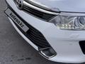 Toyota Camry 2015 года за 11 650 000 тг. в Караганда – фото 3