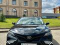 Toyota Camry 2023 года за 15 000 000 тг. в Актобе