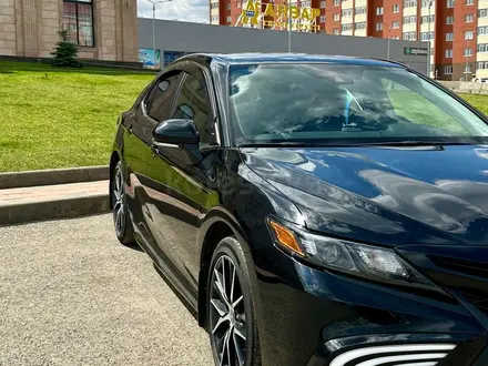 Toyota Camry 2023 года за 15 000 000 тг. в Актобе – фото 3