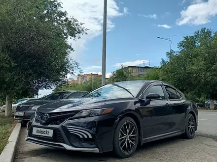 Toyota Camry 2023 года за 15 000 000 тг. в Актобе – фото 9