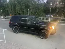 Toyota Sequoia, 2005