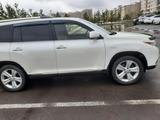 Toyota Highlander 2012 года за 12 000 000 тг. в Астана – фото 2