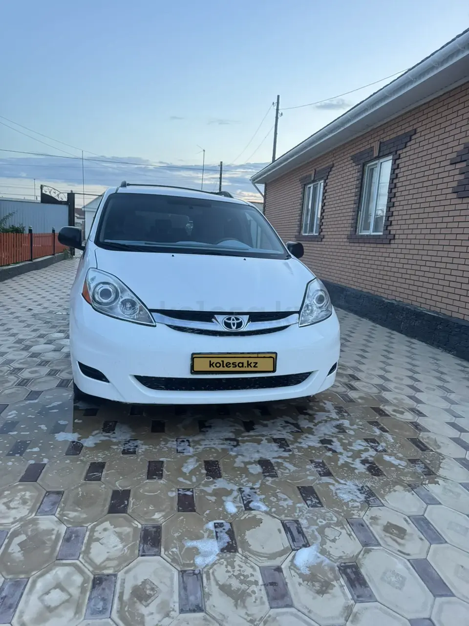 Toyota Sienna, 2008