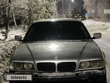 BMW 740 1996 года за 3 400 000 тг. в Алматы