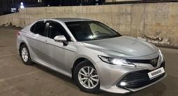 Toyota Camry 2018 годаfor13 650 000 тг. в Актобе