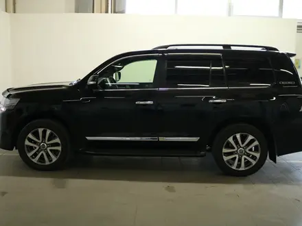 Toyota Land Cruiser 2017 года за 33 390 000 тг. в Актобе – фото 8