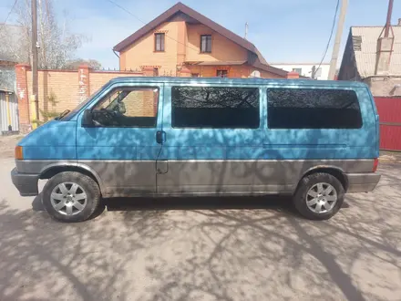 Volkswagen Caravelle 1994 года за 2 800 000 тг. в Караганда