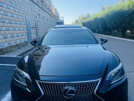 Lexus LS 350 2018 года за 33 333 333 тг. в Астана – фото 4