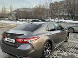 Toyota Camry 2019 года за 13 500 000 тг. в Алматы – фото 5