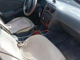 Toyota Avensis 1999 годаүшін2 300 000 тг. в Актобе – фото 4