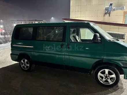 Volkswagen Multivan 1996 года за 3 500 000 тг. в Караганда – фото 2