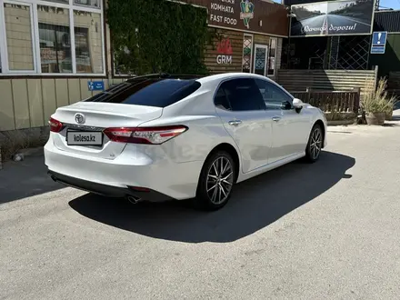 Toyota Camry 2023 года за 15 500 000 тг. в Актау – фото 3