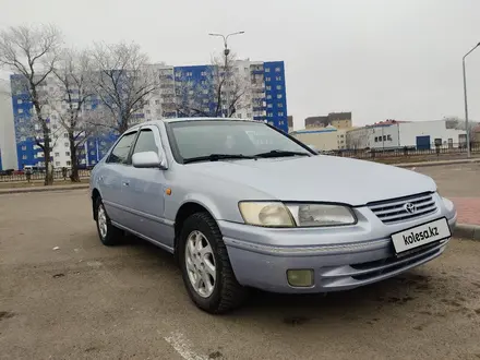 Toyota Camry 1998 года за 3 600 000 тг. в Караганда – фото 3