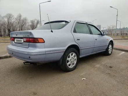 Toyota Camry 1998 года за 3 600 000 тг. в Караганда – фото 4