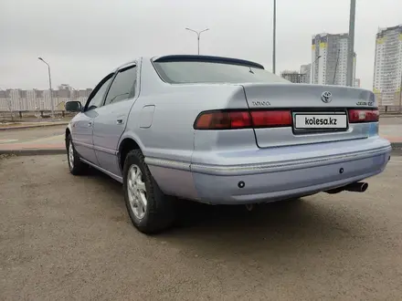 Toyota Camry 1998 года за 3 600 000 тг. в Караганда – фото 5