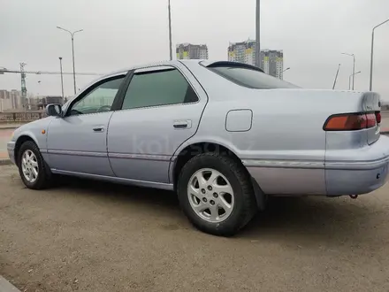 Toyota Camry 1998 года за 3 600 000 тг. в Караганда – фото 6