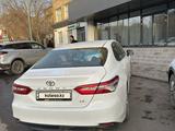 Toyota Camry 2017 года за 11 500 000 тг. в Караганда – фото 2
