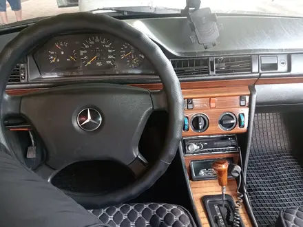 Mercedes-Benz E 230 1992 года за 1 480 000 тг. в Уштобе – фото 5