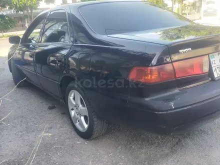 Toyota Camry 2001 года за 4 000 000 тг. в Шымкент – фото 2