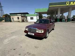 Mercedes-Benz E 230