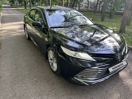 Toyota Camry 2018 года за 13 500 000 тг. в Алматы – фото 3