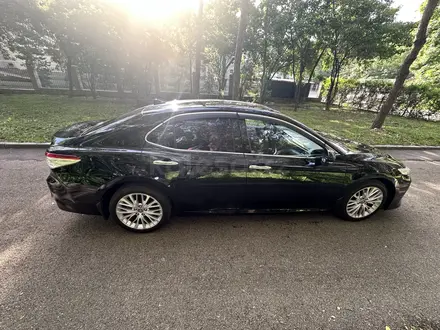 Toyota Camry 2018 года за 13 500 000 тг. в Алматы – фото 4