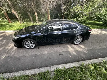 Toyota Camry 2018 года за 13 500 000 тг. в Алматы – фото 5