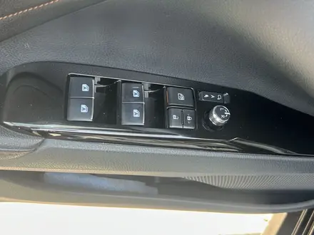 Toyota Camry 2018 года за 13 500 000 тг. в Алматы – фото 11