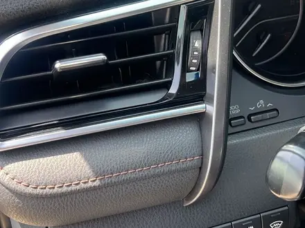 Toyota Camry 2018 года за 13 500 000 тг. в Алматы – фото 14