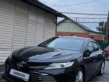 Toyota Camry 2018 годаfor13 500 000 тг. в Алматы