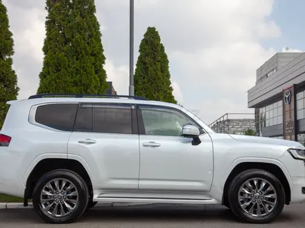 Toyota Land Cruiser Premium+ 2024 года за 58 500 000 тг. в Алматы – фото 8