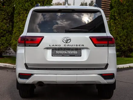 Toyota Land Cruiser Premium+ 2024 года за 58 500 000 тг. в Алматы – фото 5