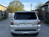 Toyota 4Runner 2020 годаfor17 200 000 тг. в Тараз – фото 3