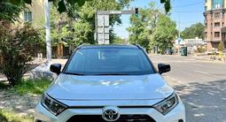 Toyota RAV4 2021 года за 18 300 000 тг. в Алматы – фото 3