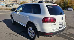 Volkswagen Touareg 2005 года за 4 500 000 тг. в Усть-Каменогорск – фото 3