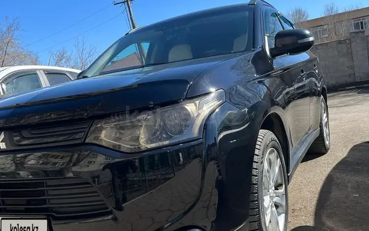 Mitsubishi Outlander 2013 годаfor7 500 000 тг. в Астана