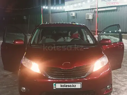 Toyota Sienna 2012 года за 10 000 000 тг. в Актобе – фото 5