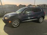 Volkswagen Tiguan 2016 года за 8 300 000 тг. в Актау