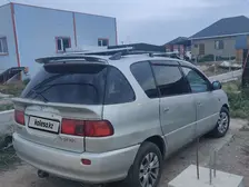 Toyota Picnic, 1998