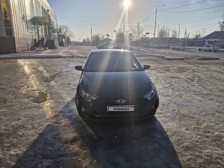 Hyundai i20 2023 года за 7 500 000 тг. в Костанай – фото 2