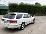 Toyota Mark II Qualis 1997 года за 3 800 000 тг. в Алматы