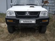 Mitsubishi L200, 2005