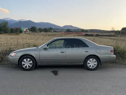 Toyota Camry 1999 года за 3 512 399 тг. в Алматы – фото 2