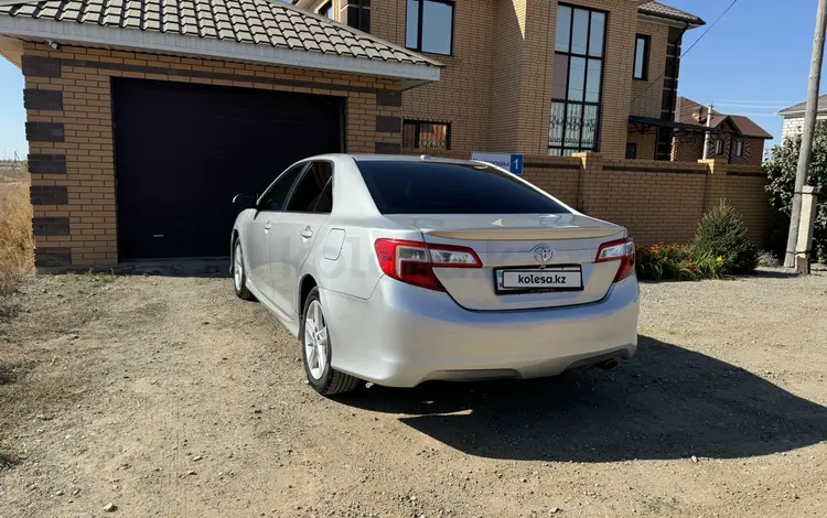 Toyota Camry 2012 года за 7 300 000 тг. в Актобе