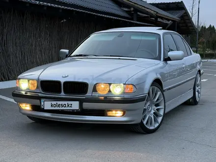 BMW 735 1999 года за 8 500 000 тг. в Алматы