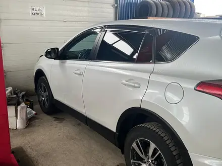 Toyota RAV4 2018 года за 15 000 000 тг. в Павлодар – фото 9