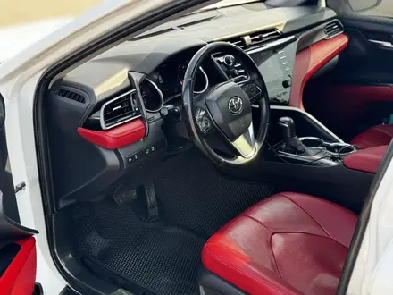 Toyota Camry 2018 года за 13 000 000 тг. в Алматы – фото 7