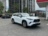 Toyota Highlander 2022 года за 32 000 000 тг. в Алматы – фото 4