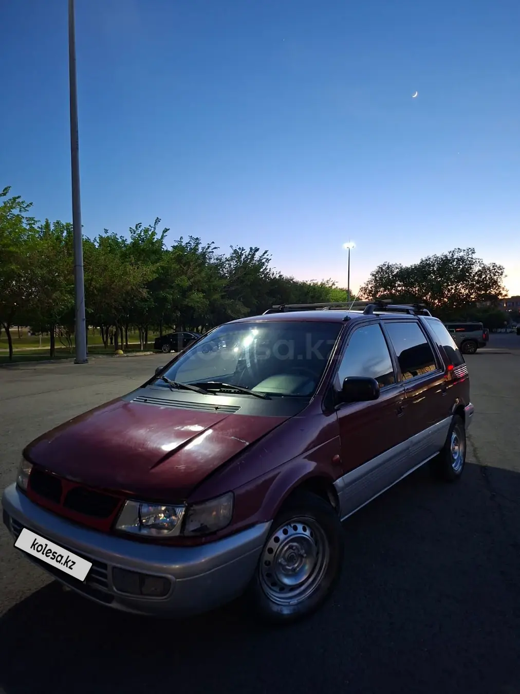 Mitsubishi Space Wagon, 1998